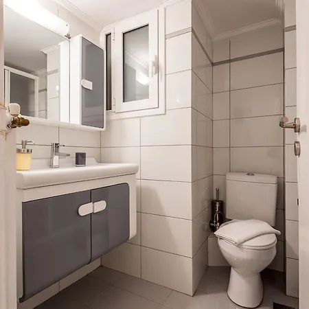 Homey For 4 People In Koukaki
