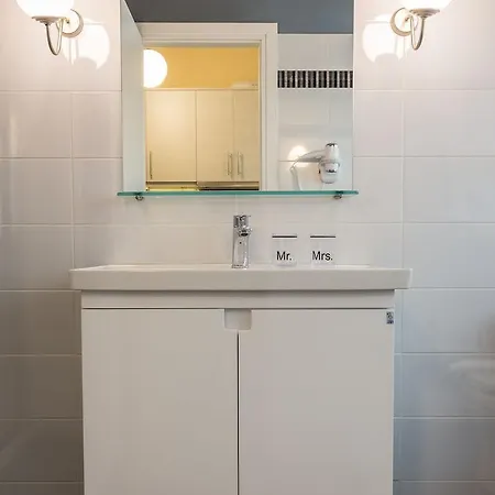 Exceptionally Located In Plaka For 6 Ppl *