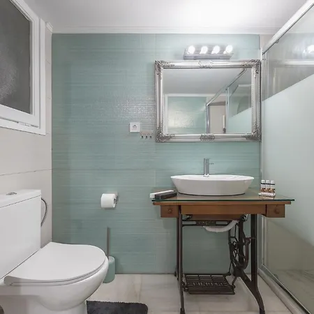Apartment Stylish Luxury At Ampelokipi Metro Station *