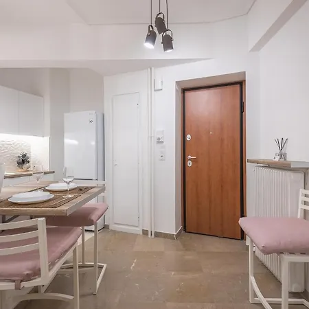 Apartment Stylish Luxury At Ampelokipi Metro Station