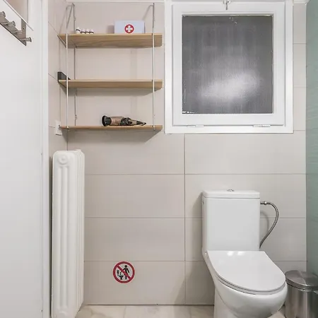 Stylish Luxury At Ampelokipi Metro Station Apartment *
