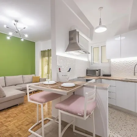 Stylish Luxury At Ampelokipi Metro Station Apartment *