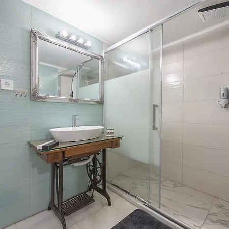 Stylish Luxury At Ampelokipi Metro Station * Athens