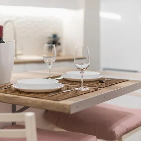 Apartment Stylish Luxury At Ampelokipi Metro Station