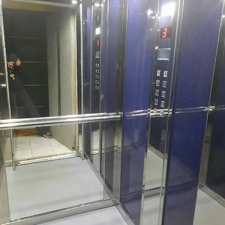 One Bedroom New With Large Living