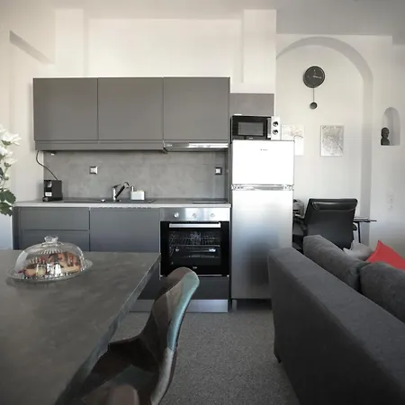 Modern 2 Bedroom Next To Metro - Marousi * Athens