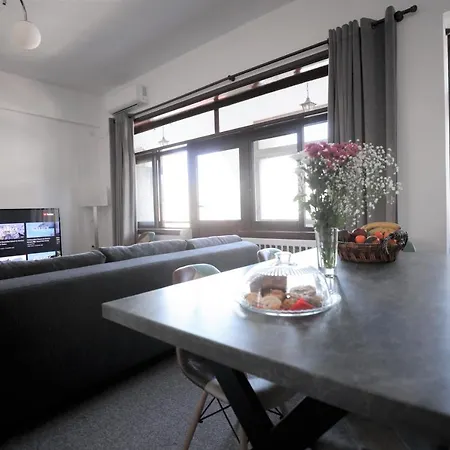 Apartment Modern 2 Bedroom Next To Metro - Marousi