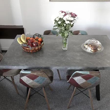 Modern 2 Bedroom Next To Metro - Marousi *