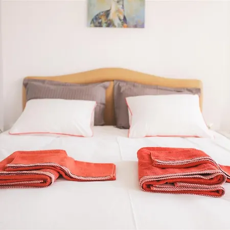 Modern 2 Bedroom Next To Metro - Marousi Apartment *