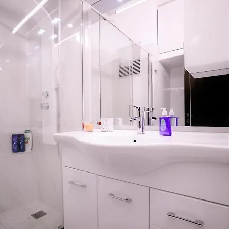 Apartment Modern 2 Bedroom Next To Metro - Marousi Athens