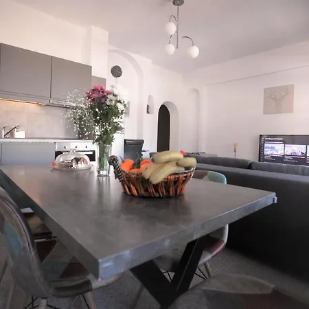 Modern 2 Bedroom Next To Metro - Marousi *