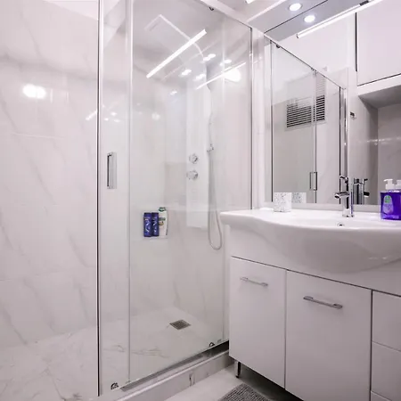 Modern 2 Bedroom Next To Metro - Marousi Apartment Athens