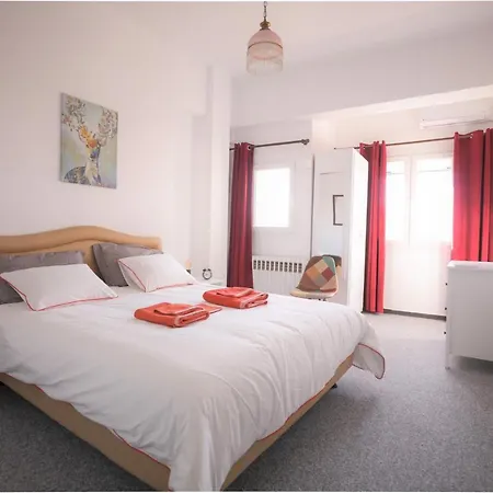 Modern 2 Bedroom Next To Metro - Marousi Apartment *