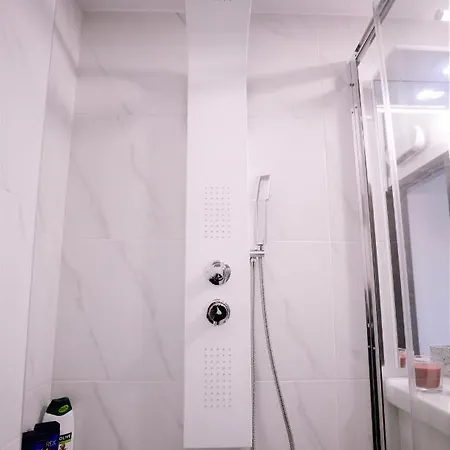 Modern 2 Bedroom Next To Metro - Marousi *