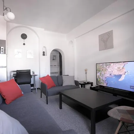 Modern 2 Bedroom Next To Metro - Marousi Athens