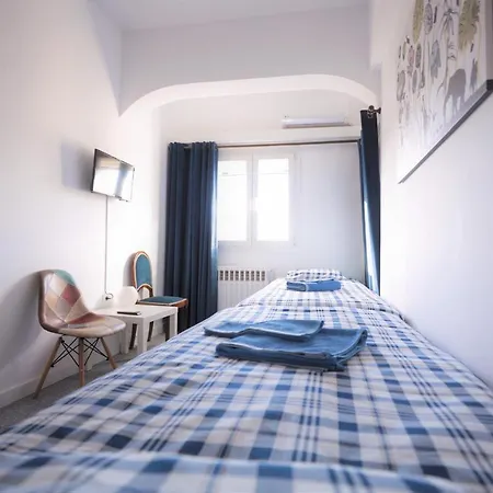 Modern 2 Bedroom Next To Metro - Marousi Apartment *