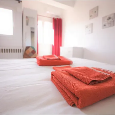 Apartment Modern 2 Bedroom Next To Metro - Marousi