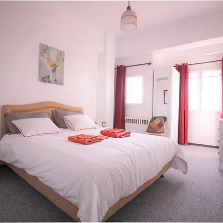 Modern 2 Bedroom Next To Metro - Marousi Apartment *