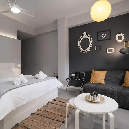 Petit Keramikos Studio - Historic Center *