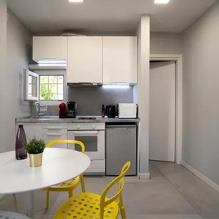 Petit Keramikos Studio - Historic Center Apartment *
