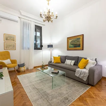 Apartment Nadia's Boutique Apartment,