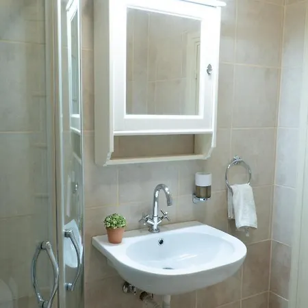 Apartment Nikis Artistic Flat/ Syntagma Square *