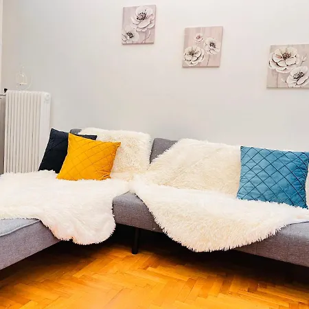Acropolis Select Flat