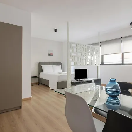 Leochares Lifestyle - Self Check-in Apartment