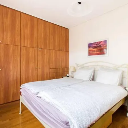 Mall Center Apartment *