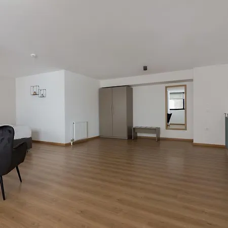 Leochares Lifestyle - Self Check-in Apartment