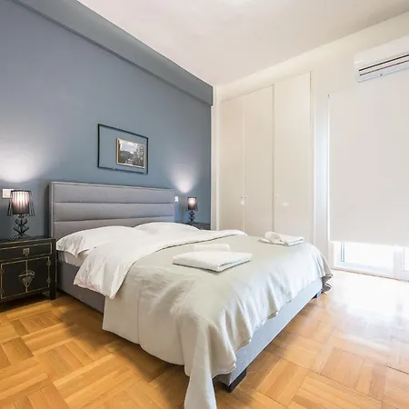 Traveler's Dream 4 Brdm Renovated Penthouse Apartment *