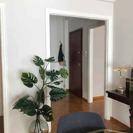 Pied-a-terre Apartment *