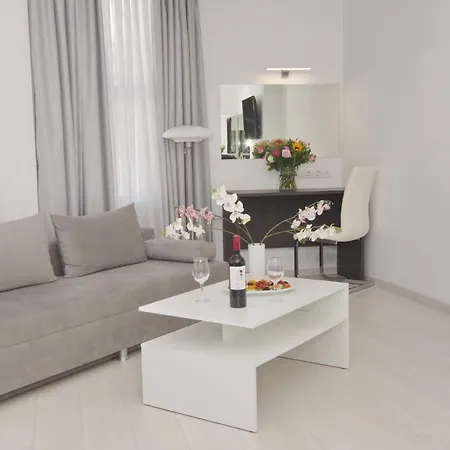 Boss Boutique By Prima מלון