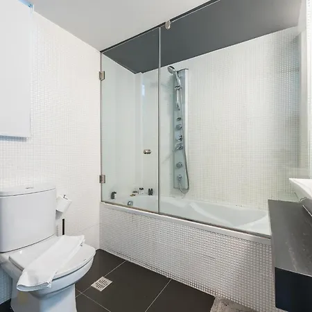 Apartment Traveler's Dream 4 Brdm Renovated Penthouse