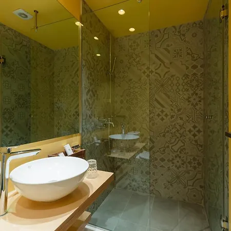 מלון דירות Ether Loft 3*