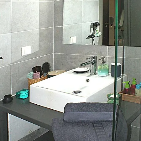 In Monastiraki Apartment