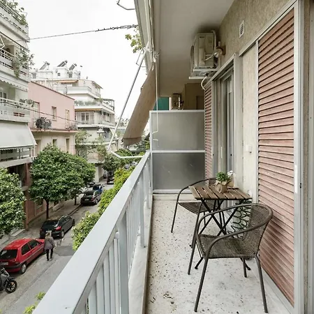 Koukaki With A Sunny Balcony, Near The Acropolis *