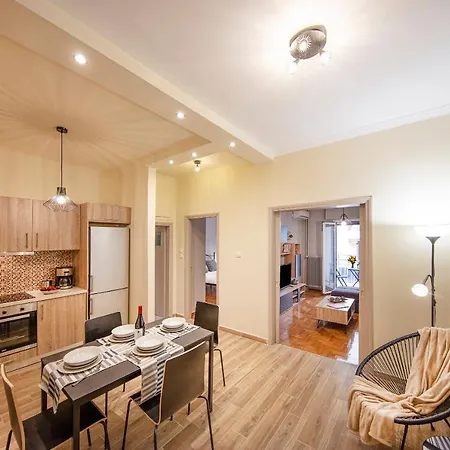 Apartment Comfortable Patisia
