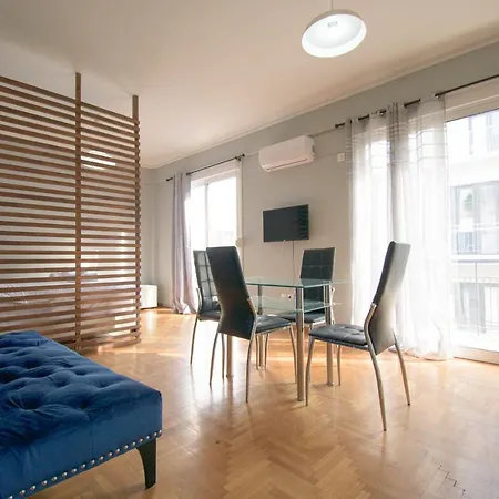 Central Cozy Flat ! *