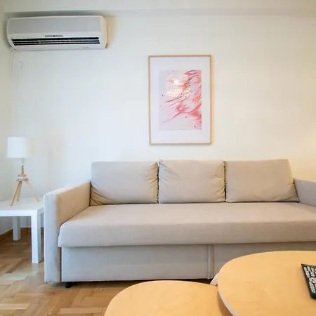 Central 2br Apartment! *