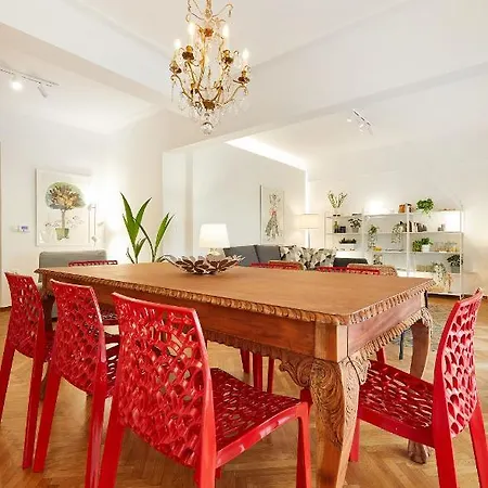 Chloe Boutique Nikis Apartment Athens