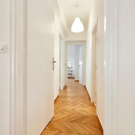 Chloe Boutique Nikis Apartment