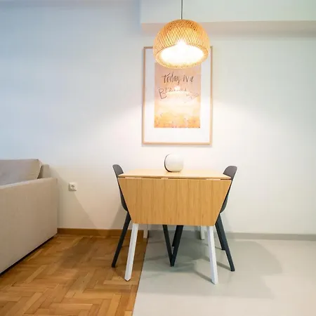 Central 2br Apartment! Apartment
