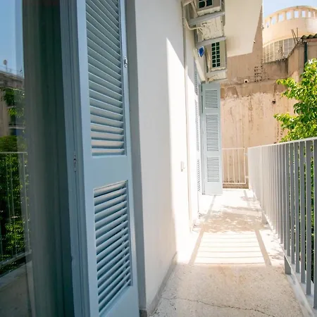 Central 2br Apartment!