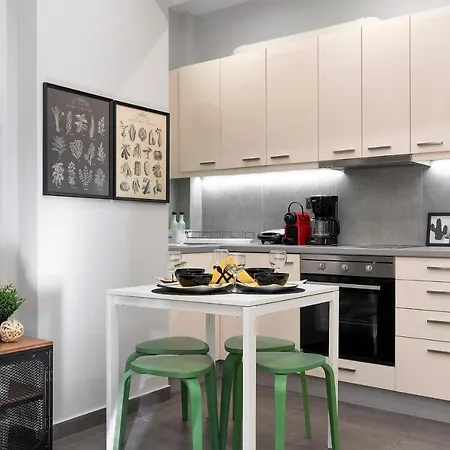 New In The Heart Of Plaka