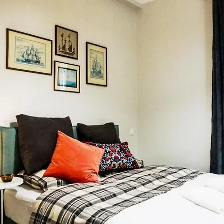 A Happy At Edem By Athenian Homes * Athens