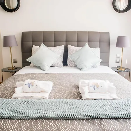 Apartment A21 Pristine A Breath Away From Parthenoon! Athens
