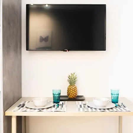 Apartment A17 Modern & Cosy 2r Flat Up To 4ppl Near Parthenon *
