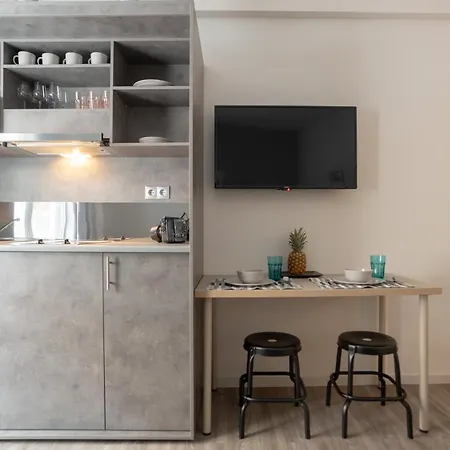 Apartment A17 Modern & Cosy 2r Flat Up To 4ppl Near Parthenon