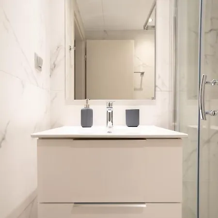 Apartment A17 Modern & Cosy 2r Flat Up To 4ppl Near Parthenon